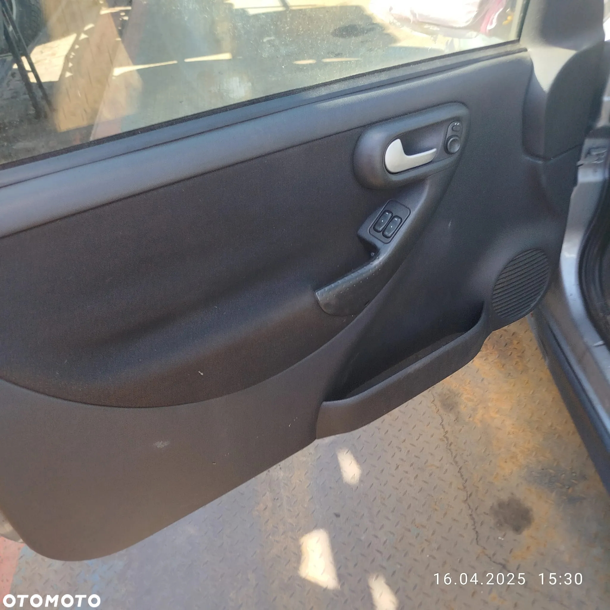 Opel Zafira A na części . - 4