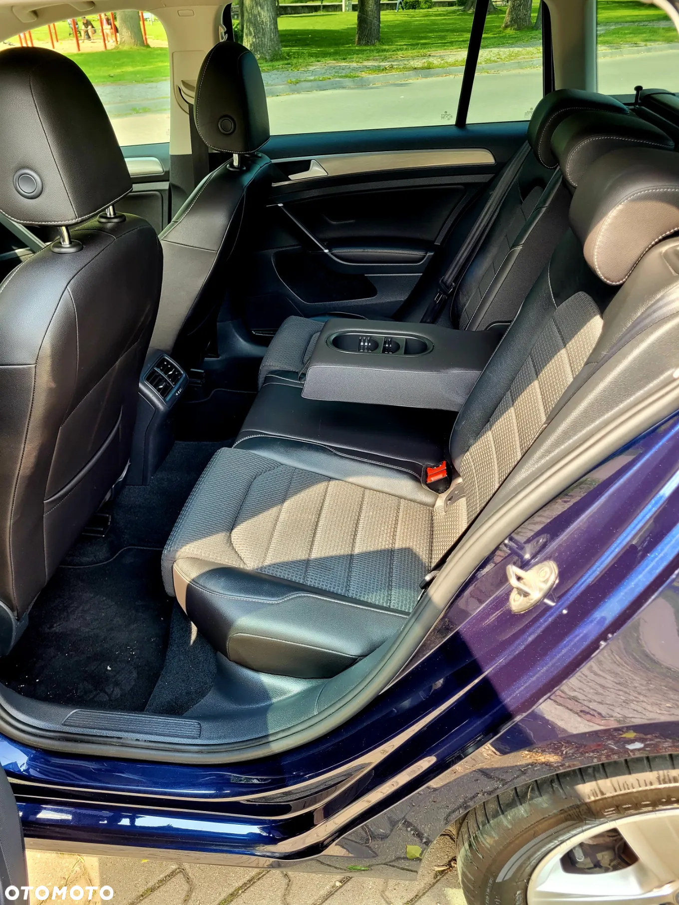 Volkswagen Golf 2.0 BlueTDI Highline - 30
