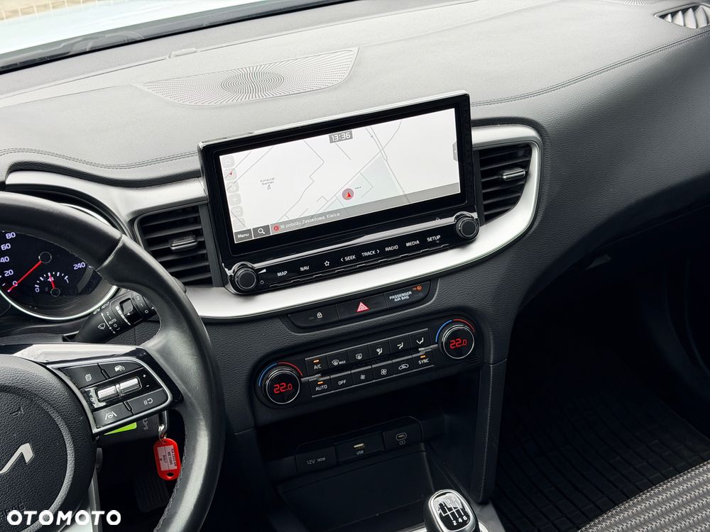 Kia Ceed 1.5 T-GDI M - 14