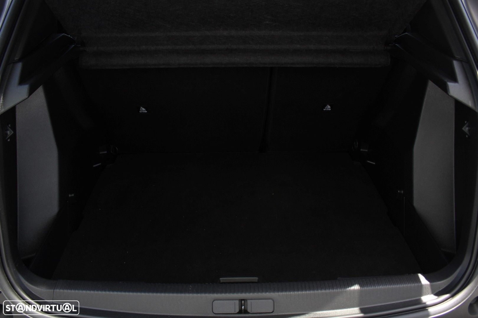 Peugeot 2008 1.2 PureTech Allure Pack EAT8 - 22
