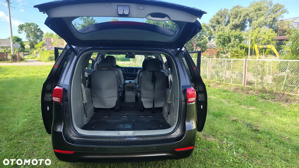 Kia Sedona 3.8 V6 LX - 24