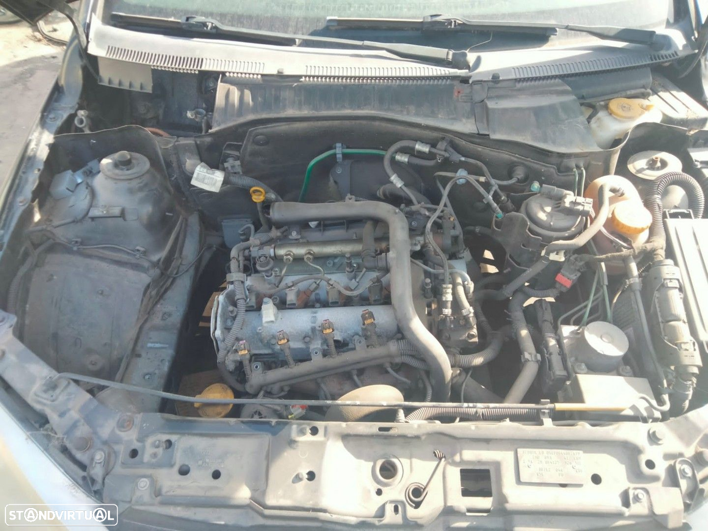 Opel Corsa C 1.3 CDTI de 2003 disponível para peças - 8