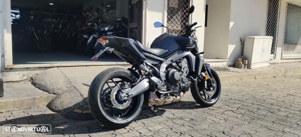 Yamaha MT-09 Y-AMT - 10