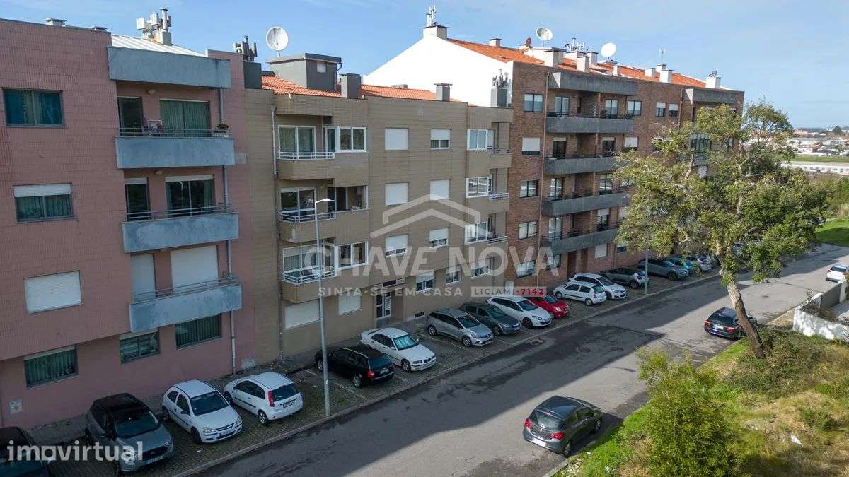 T2 com Terraço de 40m² e 2 Lugares de Garagem - Grande imagem: 4/24