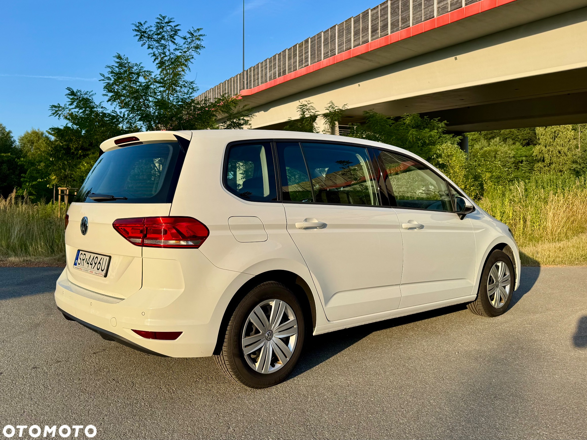 Volkswagen Touran 1.6 TDI BMT SCR Trendline - 4