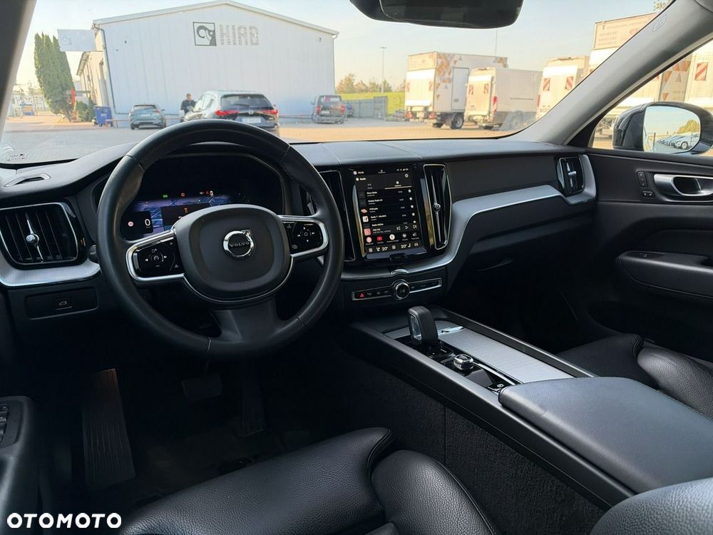 Volvo XC 60 B4 B Plus Dark - 13
