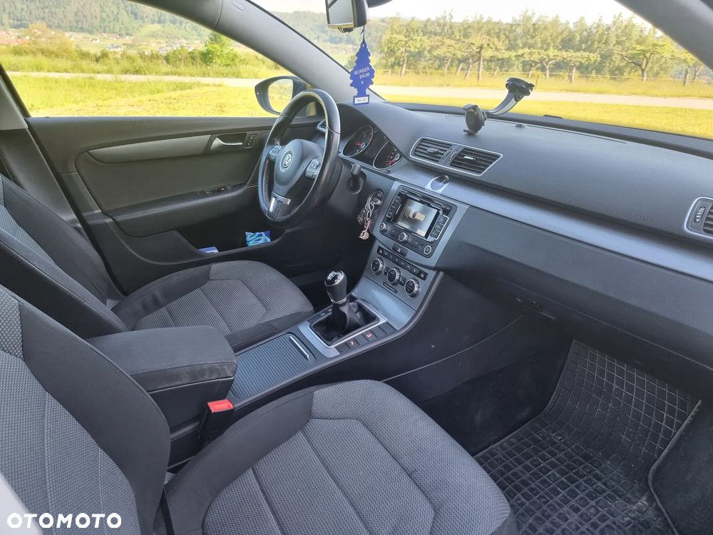 Volkswagen Passat 2.0 Blue TDI SCR Trendline - 7