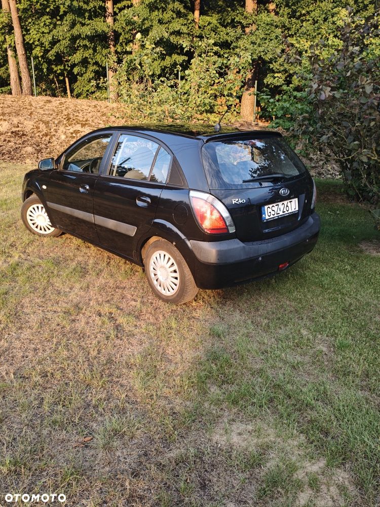 Kia Rio - 3