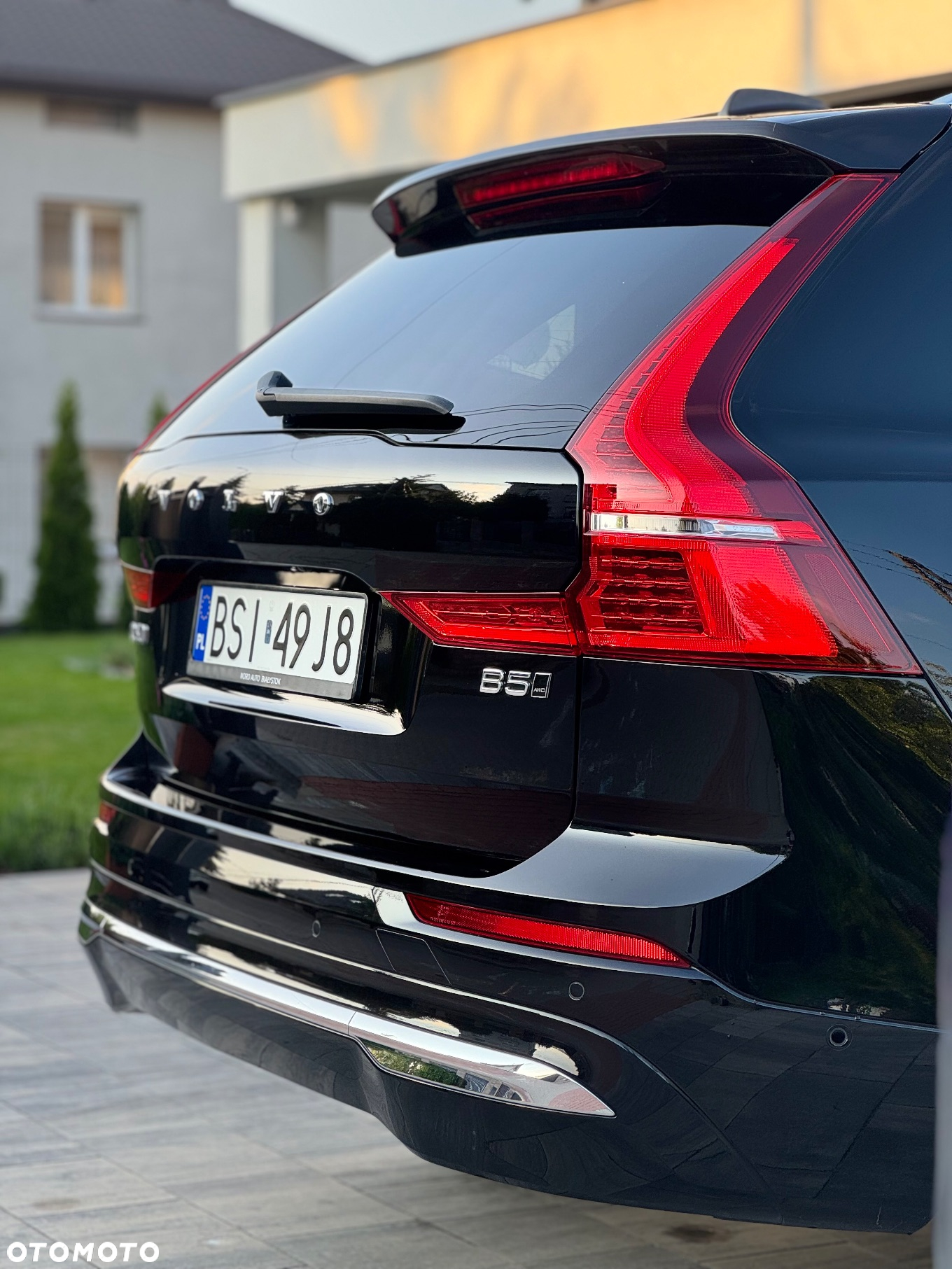 Volvo XC 60 B5 B AWD Plus Bright - 10