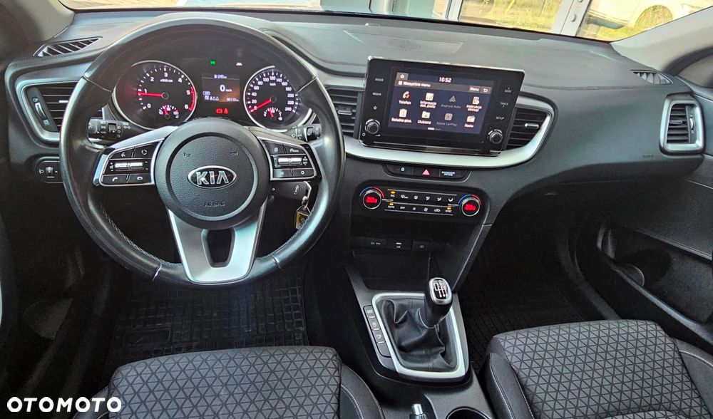 Kia Ceed 1.6 CRDi mHEV M - 10