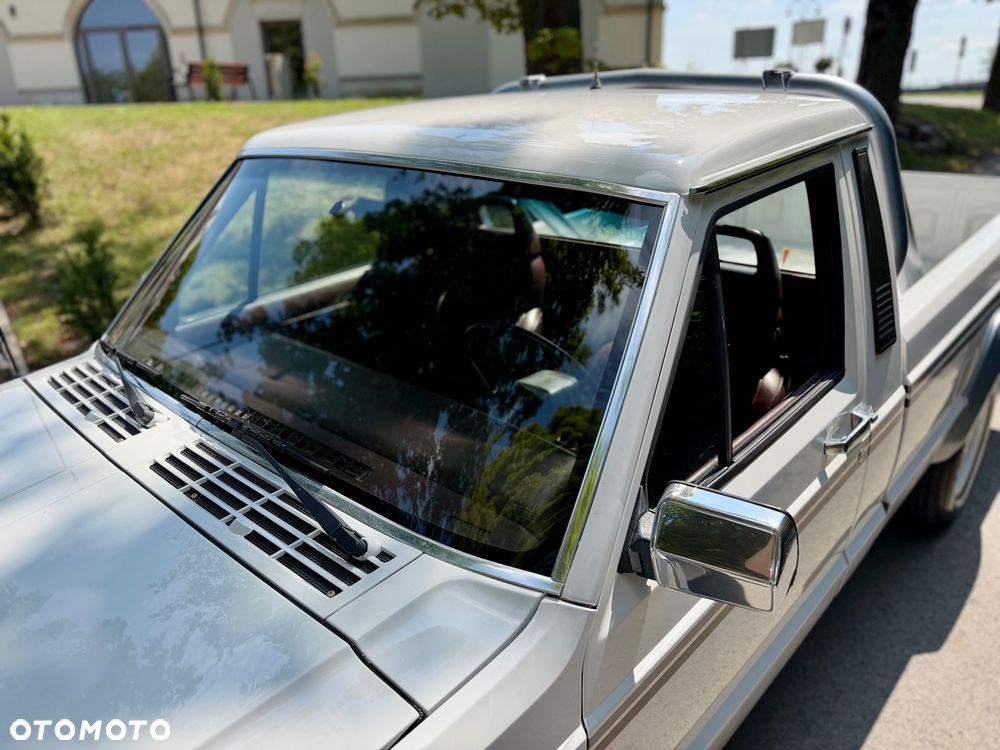 Jeep Comanche - 8