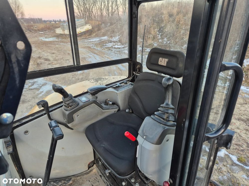 Caterpillar CAT 302.7 - 8