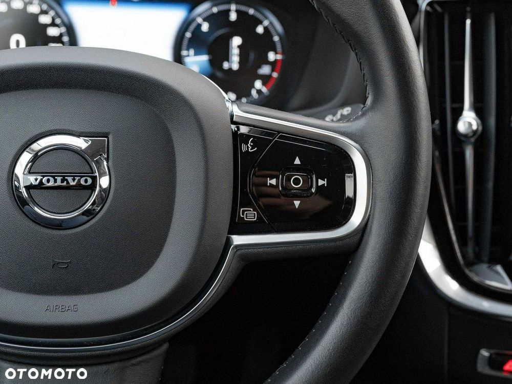 Volvo V60 Cross Country D4 AWD - 18