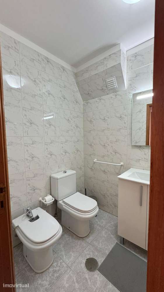 Apartamento T2 Mobilado com Garagem - Esposende - Arrendamento - Grande imagem: 5/9