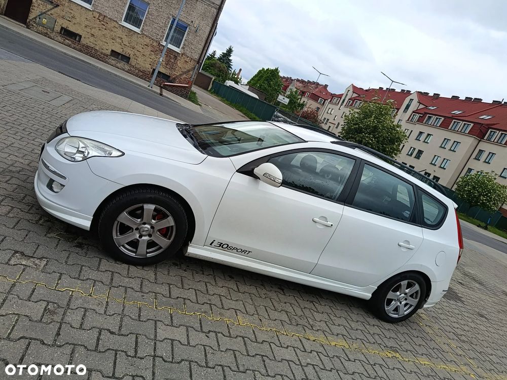 Hyundai i30 2.0 CRDi Premium - 3