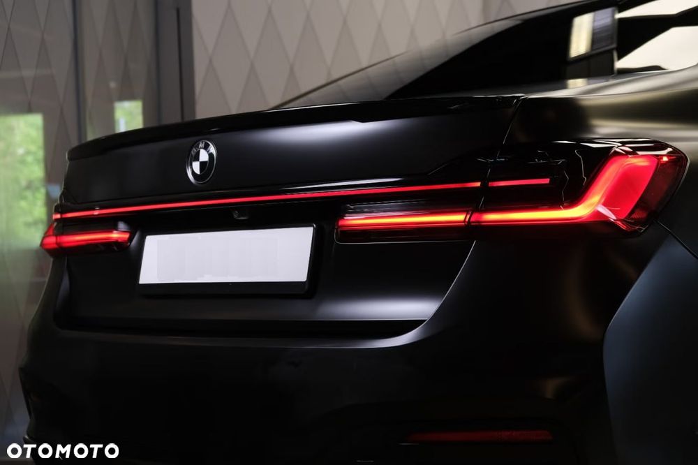BMW Seria 7 750i xDrive sport - 10