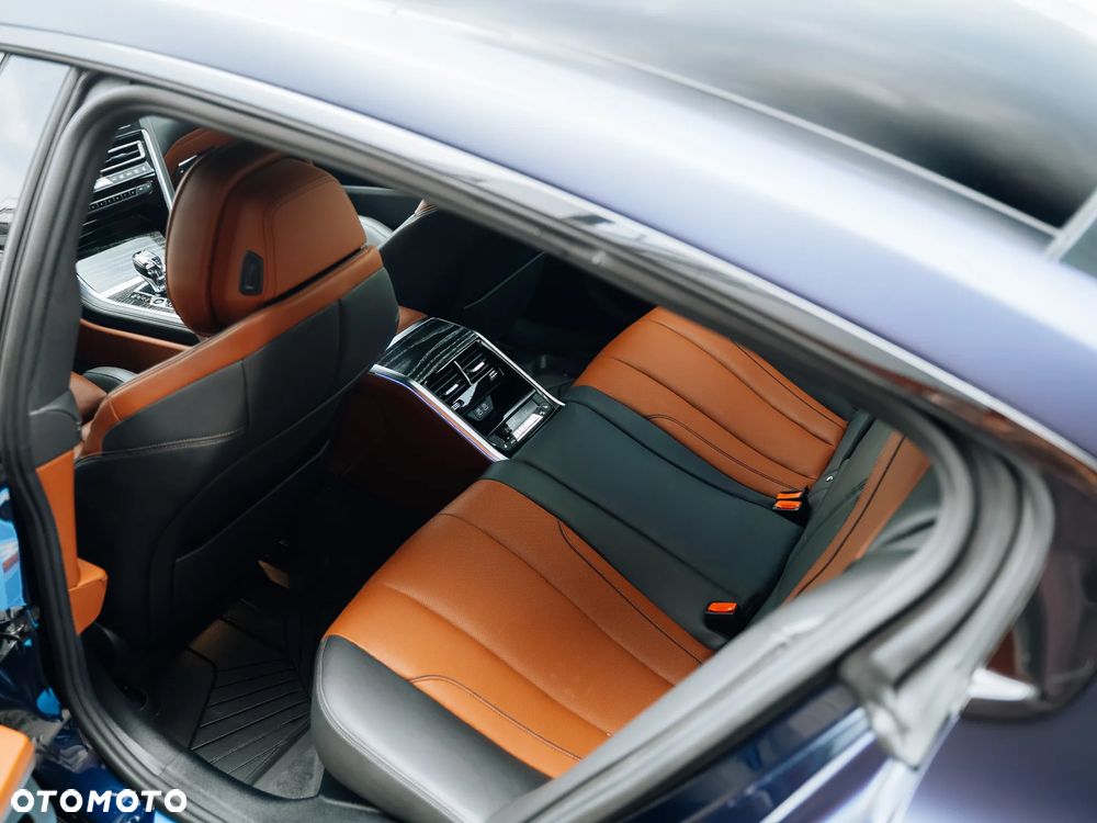BMW Seria 8 M850i xDrive Gran Coupe - 17