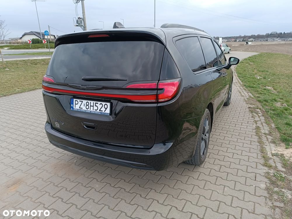 Chrysler Pacifica - 5