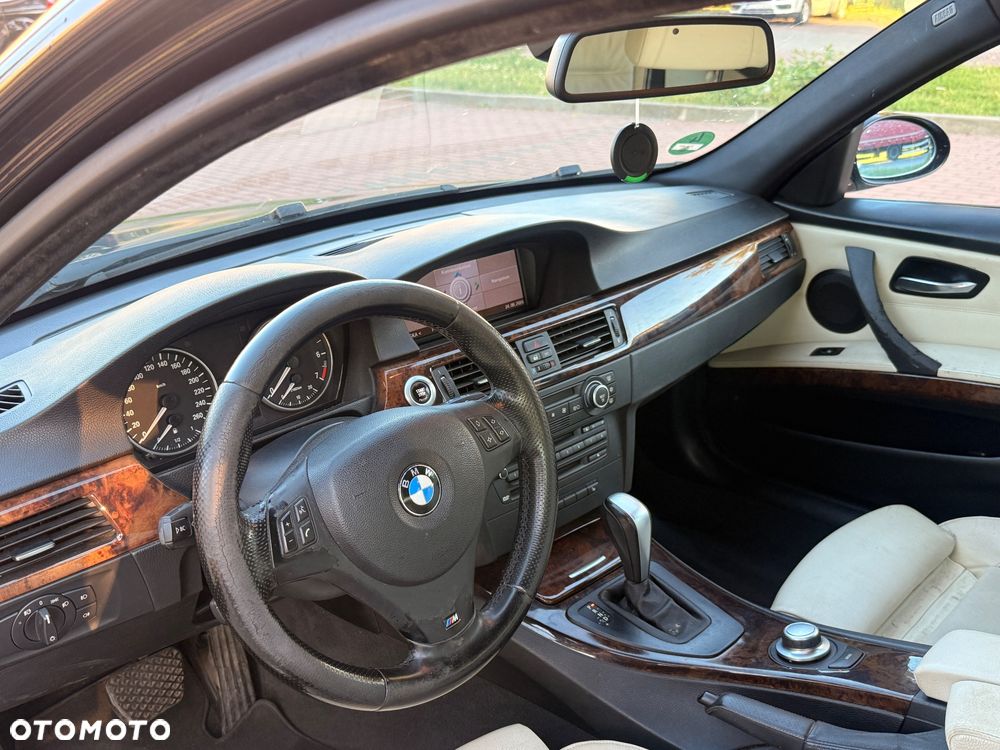 BMW Seria 3 320i - 11
