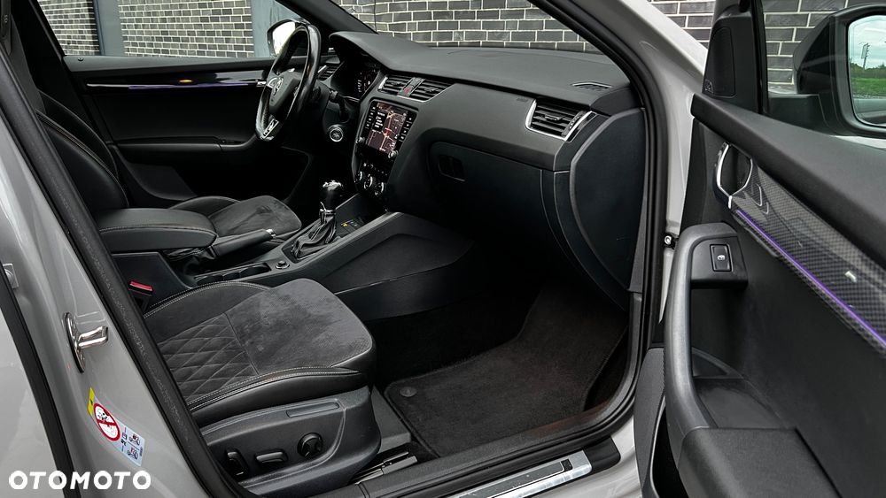 Skoda Octavia 2.0 TDI 4x4 DSG RS - 32