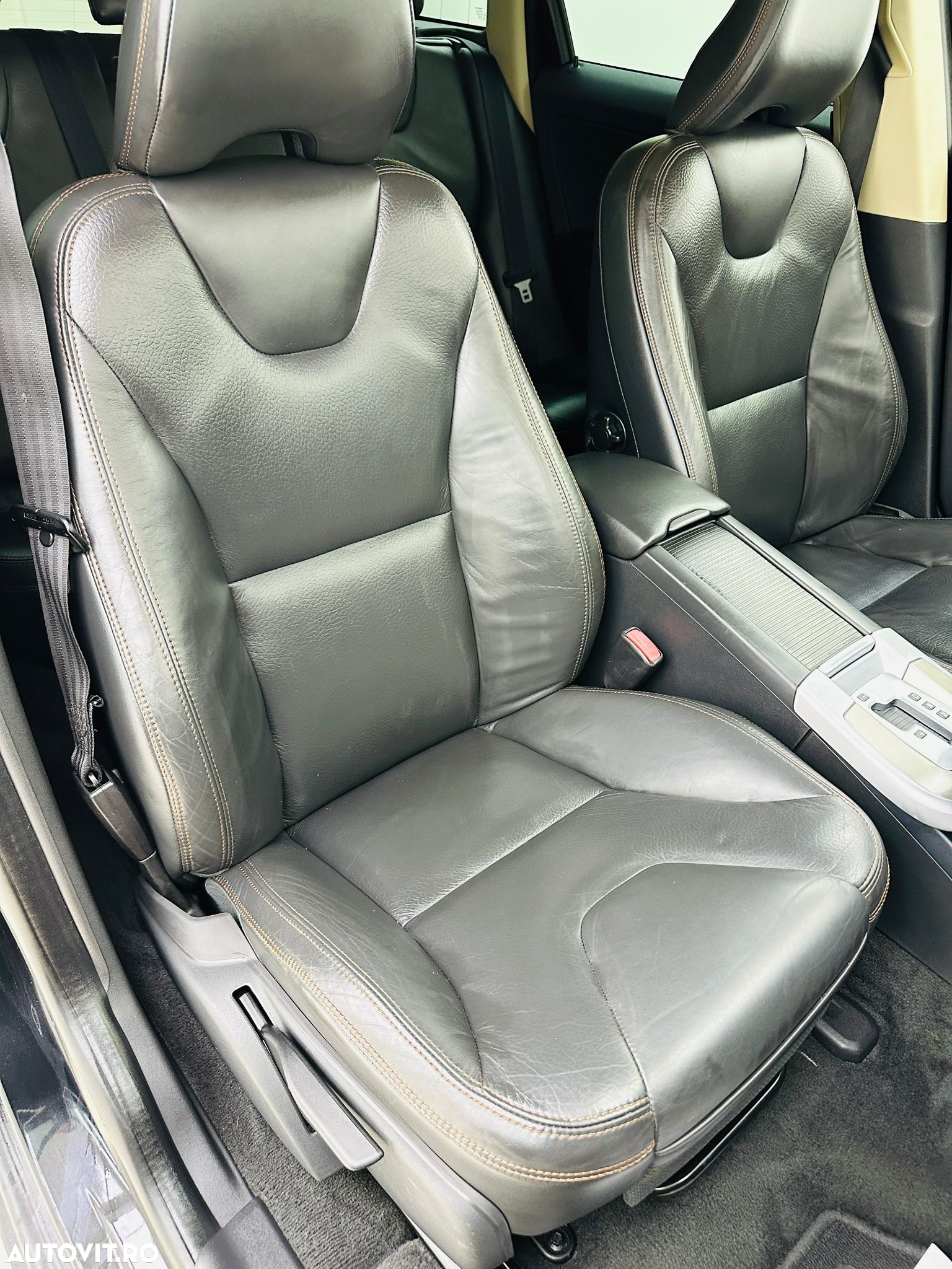 Volvo XC 60 2.4D AWD Aut. Summum - 16