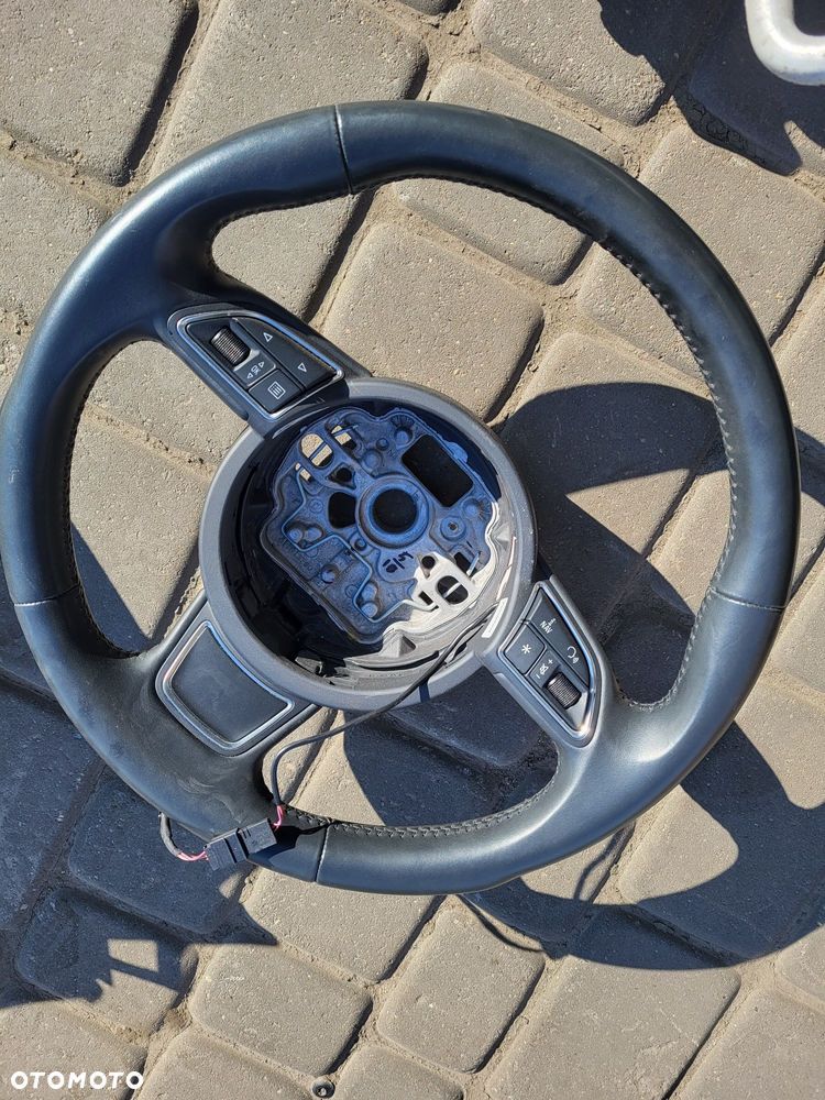 Kierownica skórzana multi audi a1 z 17r bez uszkodzeń