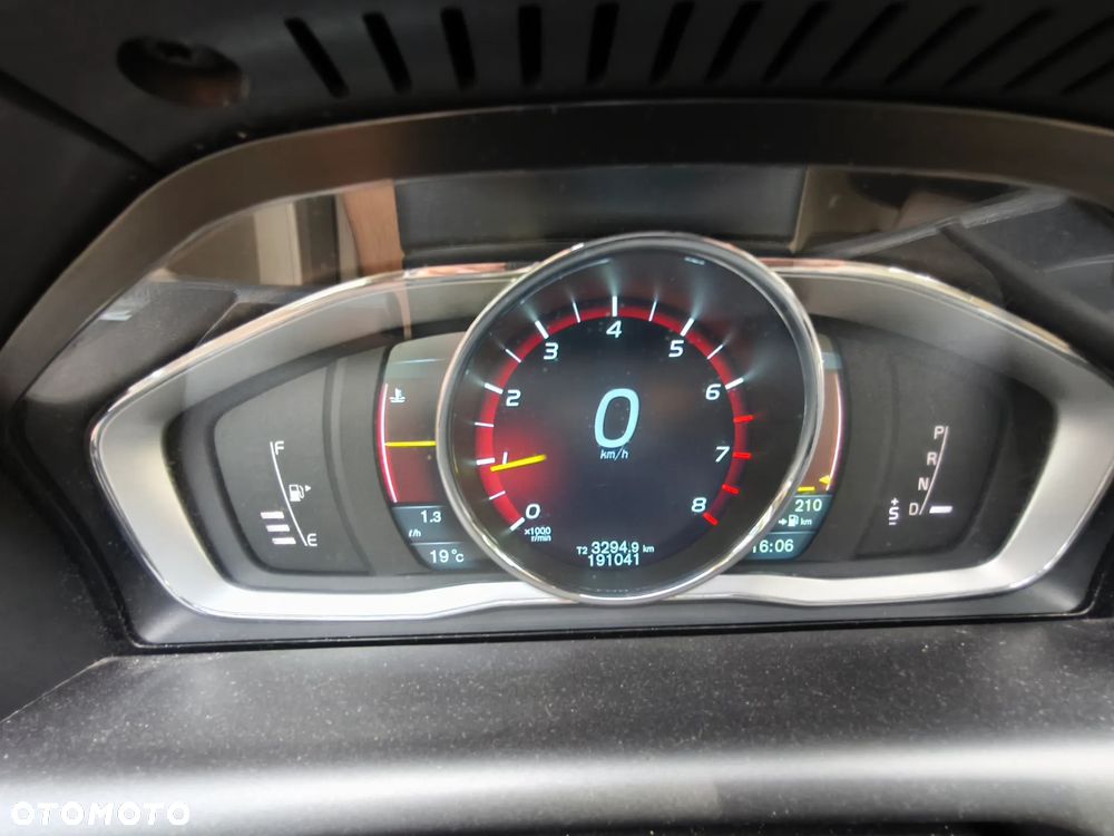 Volvo XC 60 T5 Powershift Momentum - 9