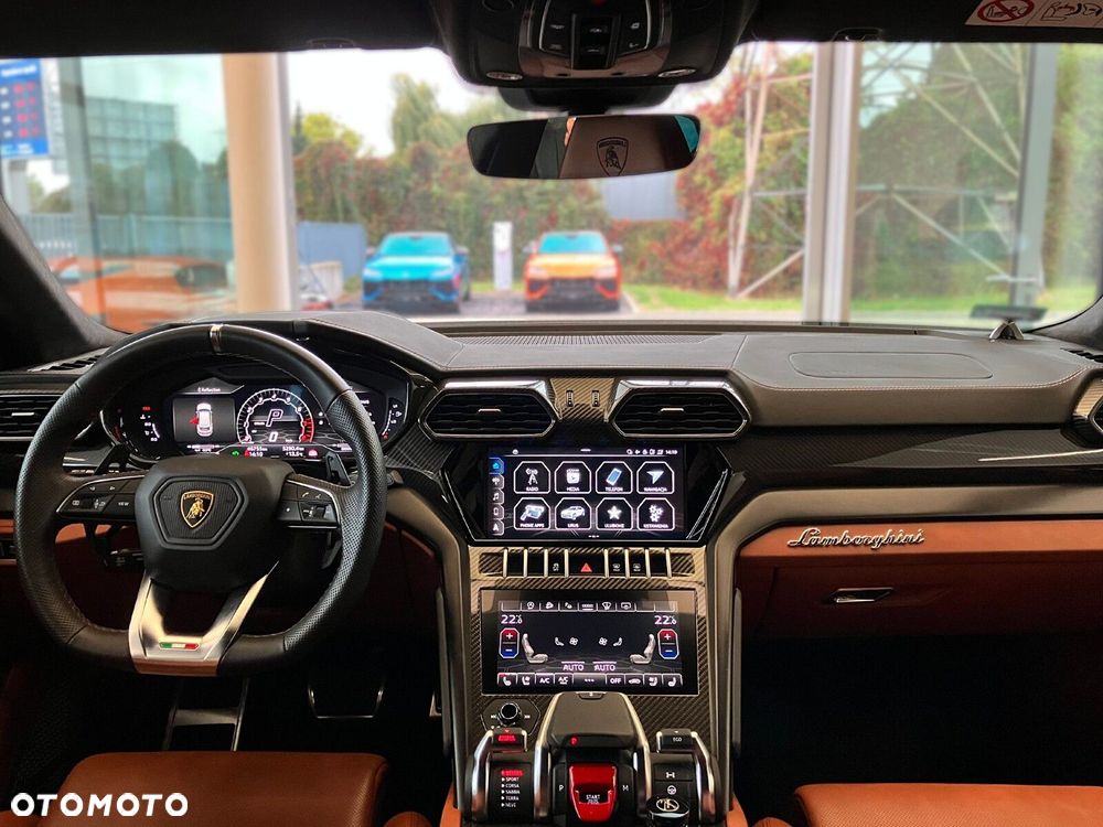 Lamborghini Urus - 13