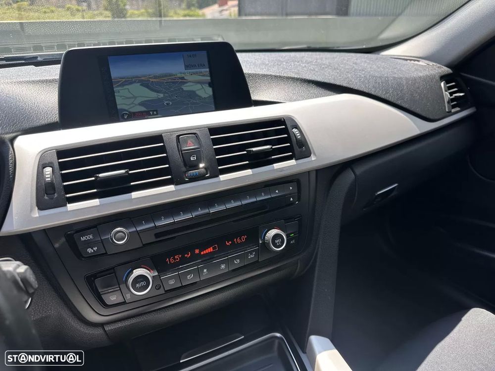 BMW 320 d Aut. Sport Line - 39