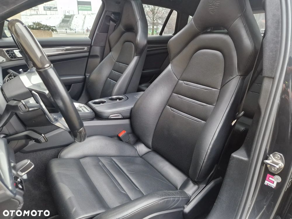 Porsche Panamera 4 - 11