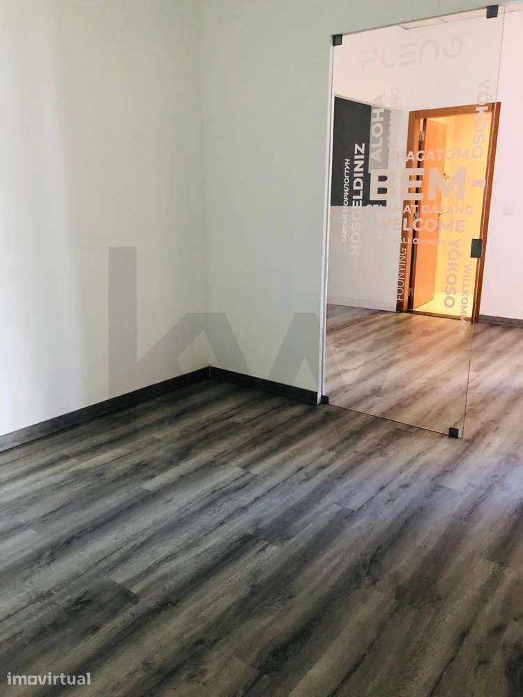 Escritório de 208 m2 no Portela Business Center | Carnaxide | Seguranç - Grande imagem: 4/8