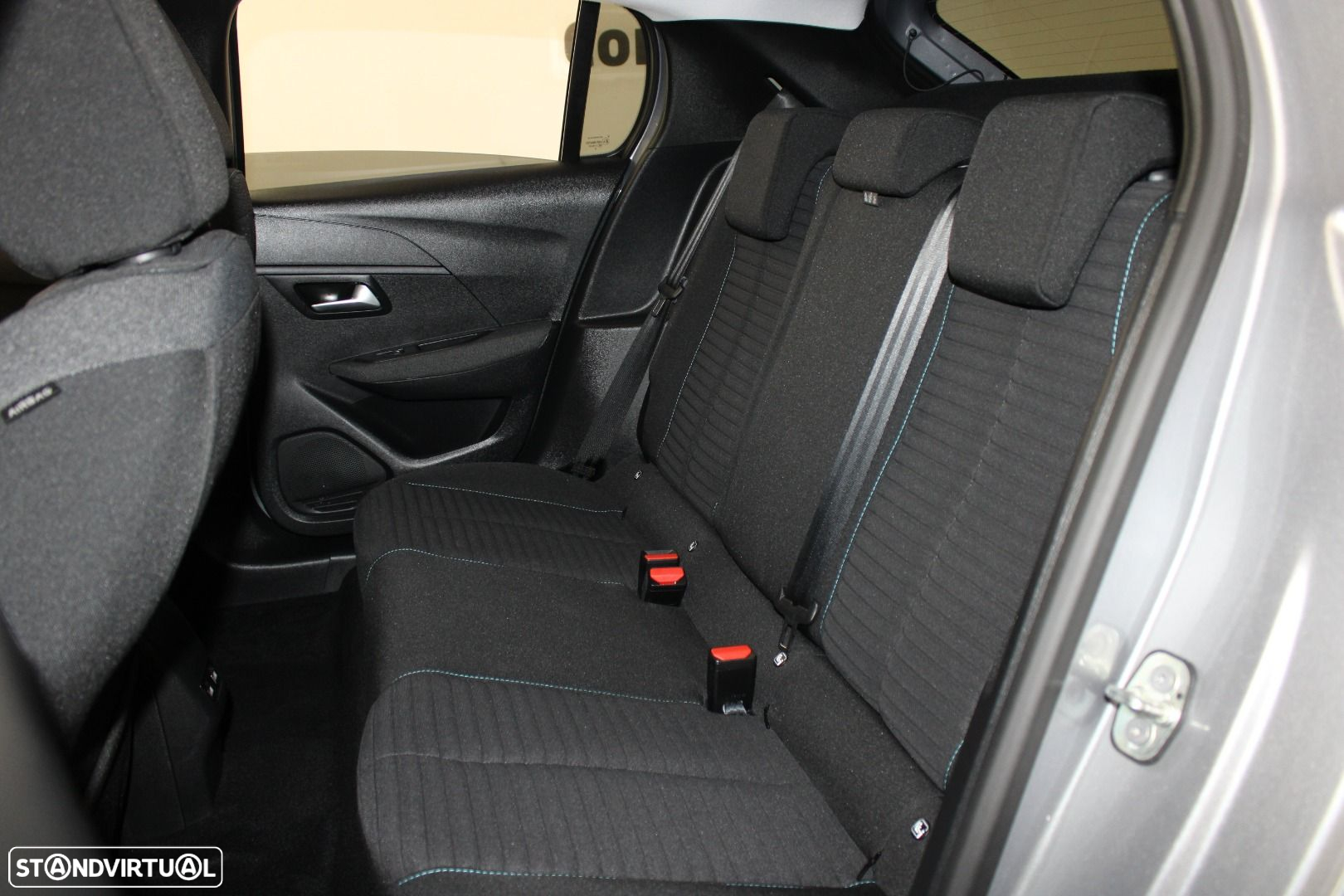 Peugeot e-208 50 kWh Style - 29