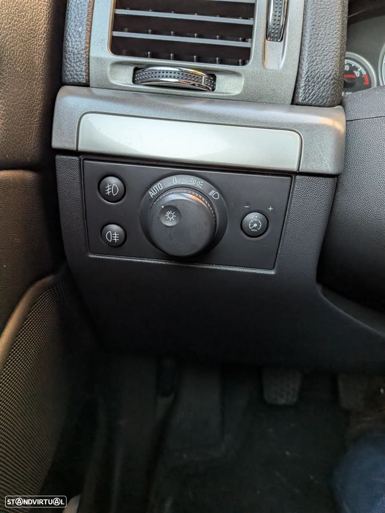 Opel Vectra Caravan 1.9 CDTi Executive - 20