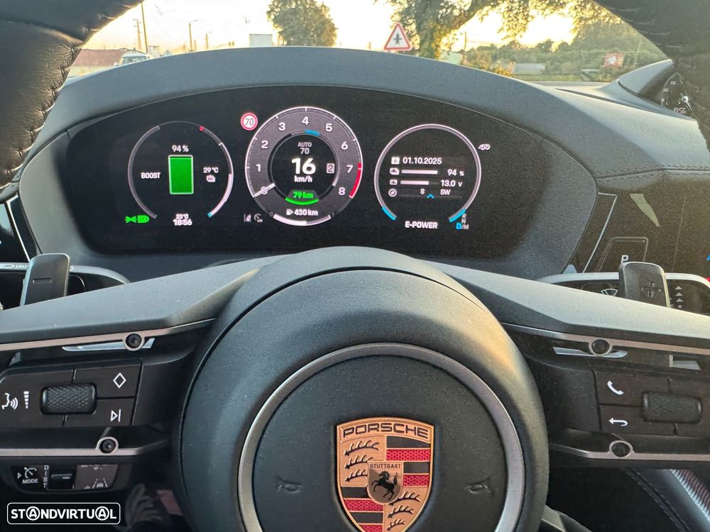 Porsche Panamera 4 E-Hybrid - 22