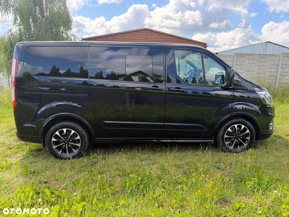 Ford Tourneo Custom - 8