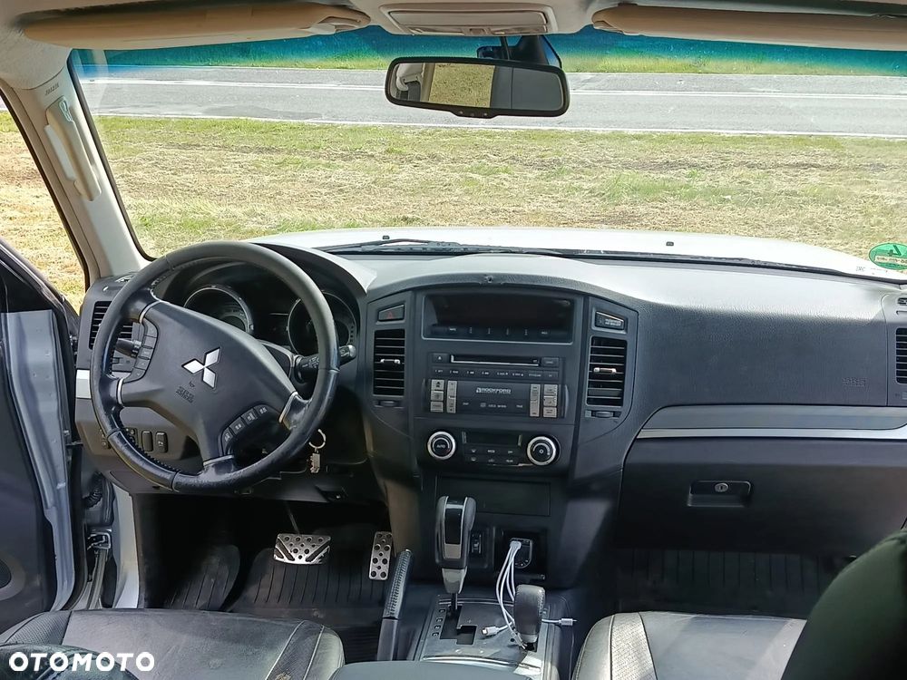 Mitsubishi Pajero 3.2 DID Alpine Edition - 6
