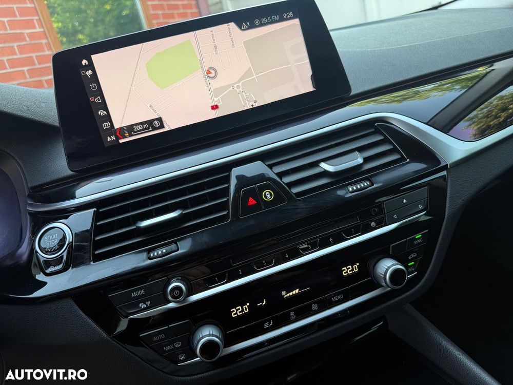 BMW Seria 5 520d AT - 13