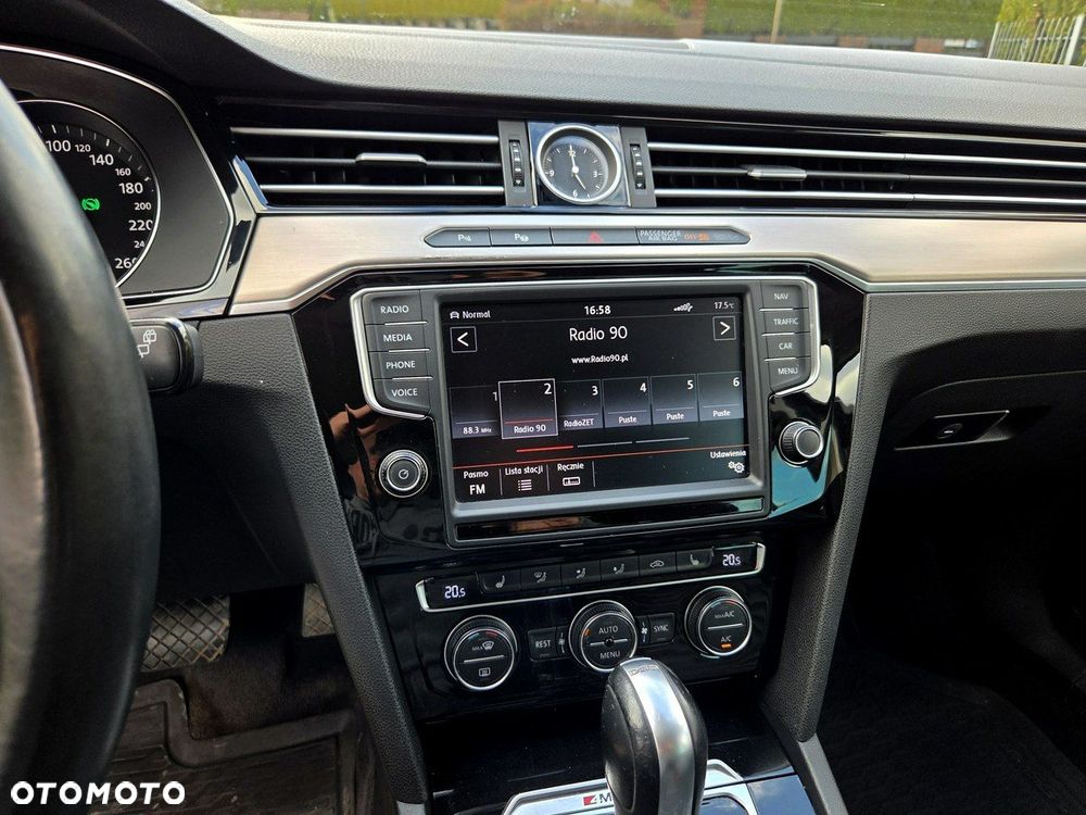 Volkswagen Passat - 14