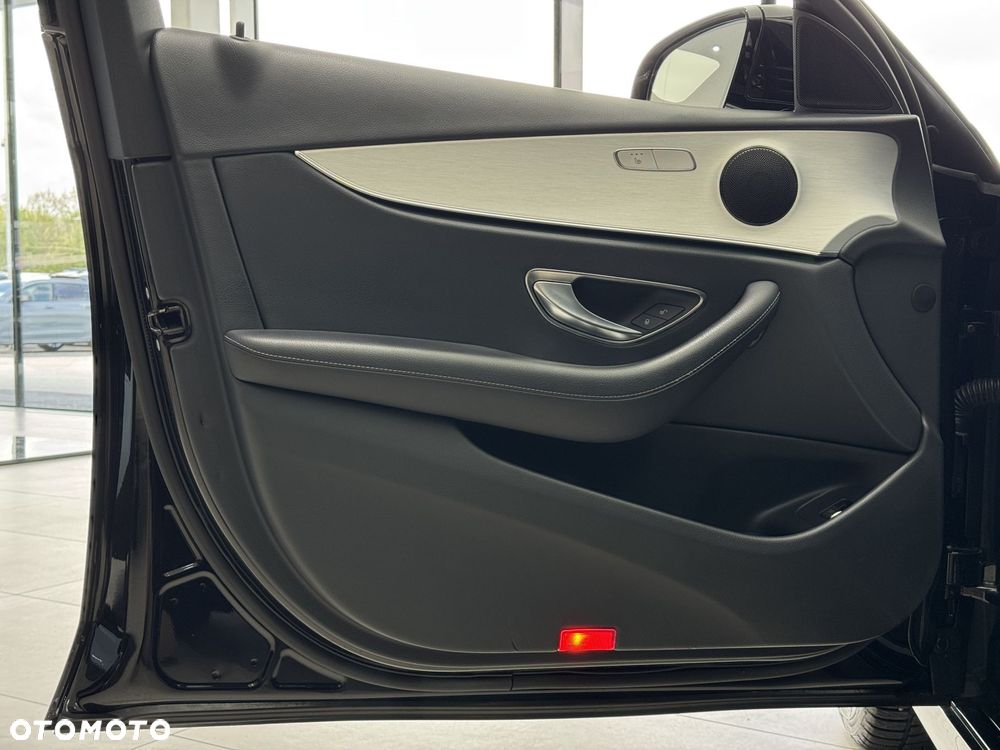 Mercedes-Benz Klasa E 220 d AMG/Avantgarde - 12