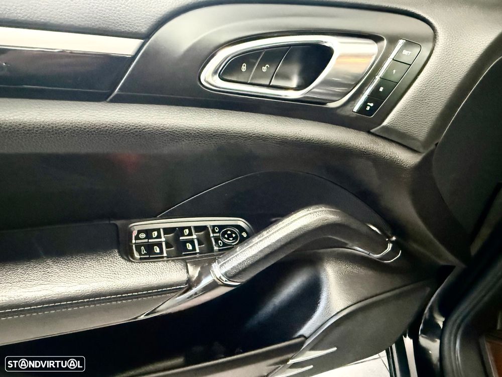 Porsche Cayenne Tiptronic S - 12