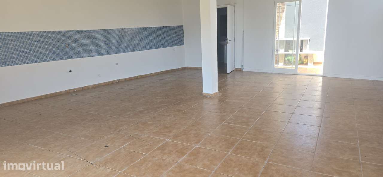 Moradia T4 com piscina - Grande imagem: 4/22