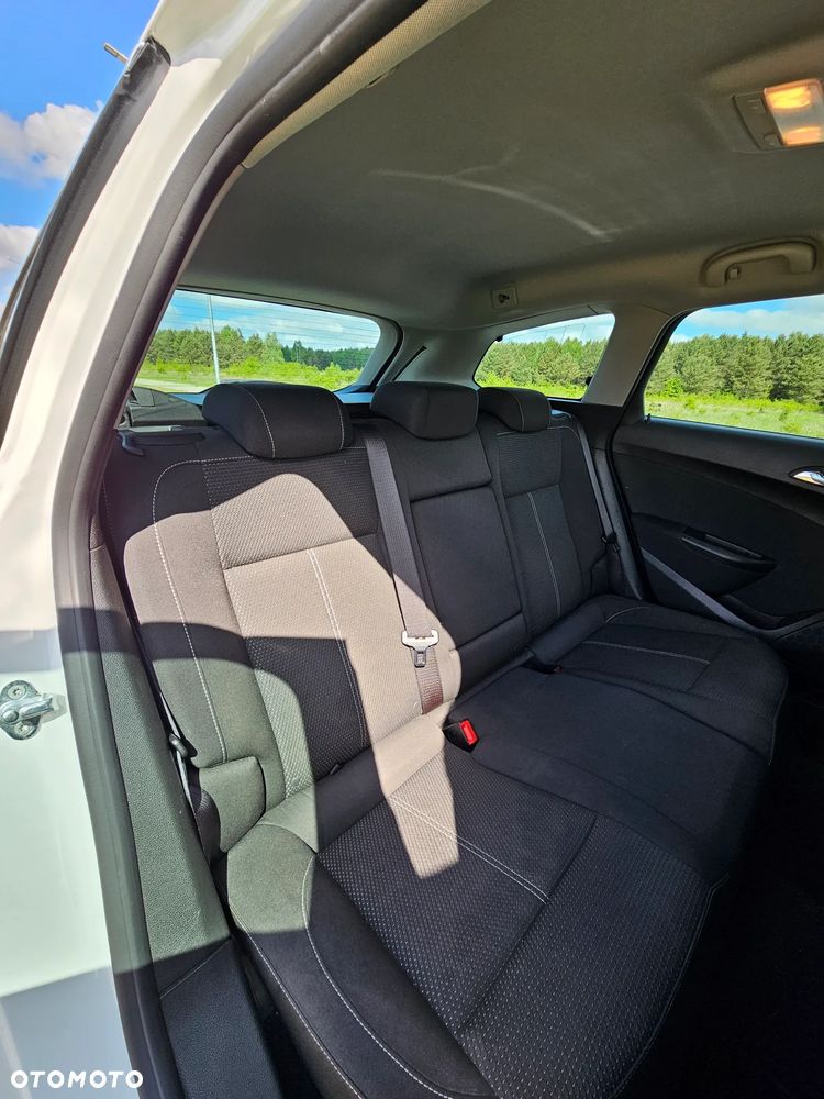 Opel Astra 1.6 T SIDI Sport S&S - 16