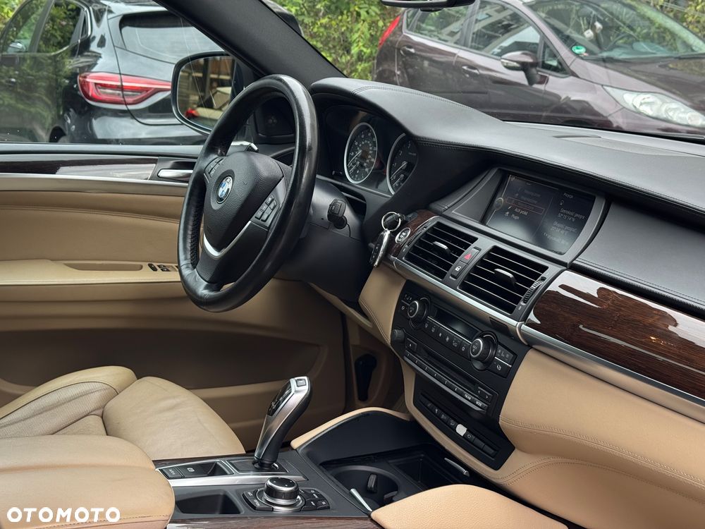 BMW X6 xDrive35i - 9