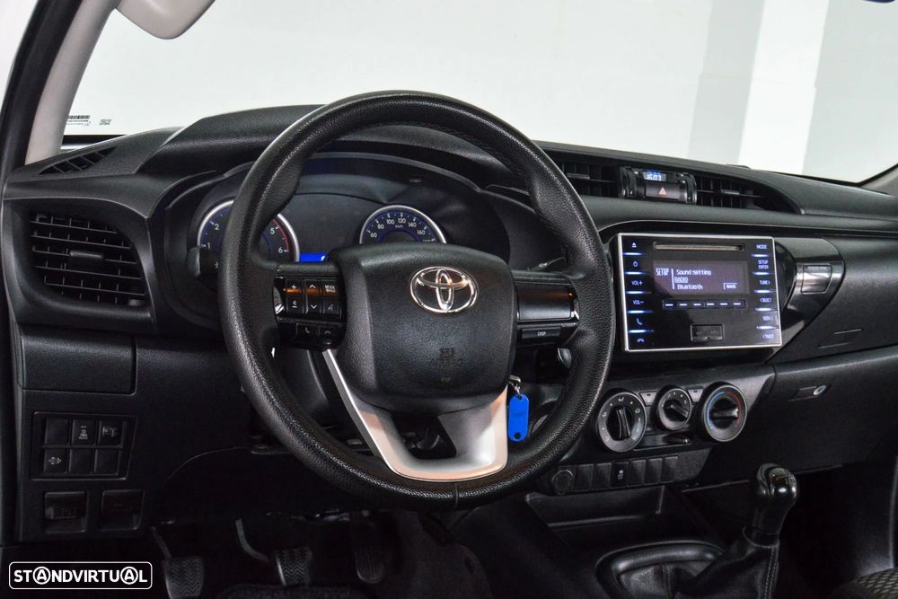 Toyota Hilux 2.4 D-4D 4X2 Cabine Extra 3L - 24