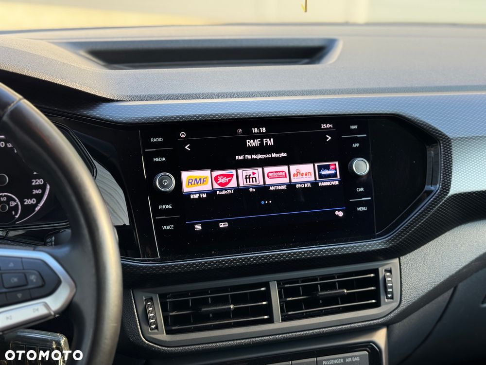 Volkswagen T-Cross - 21