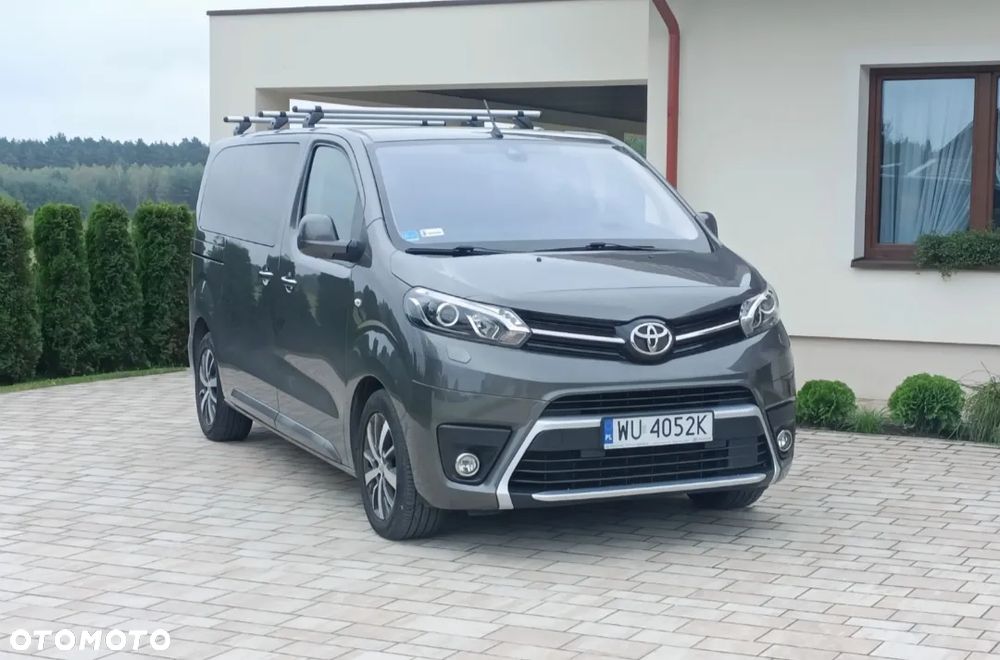 Toyota ProAce Kombi D-4D Medium 2,8t - 2