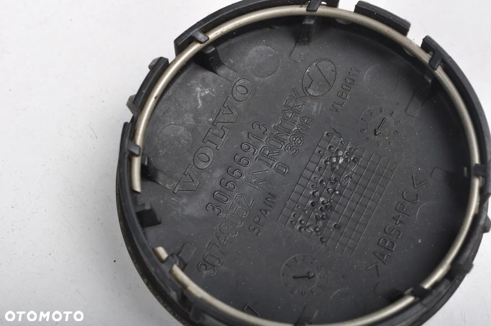 VOLVO DEKIELEK  KAPSEL ALUFELGI 30666913 - 12