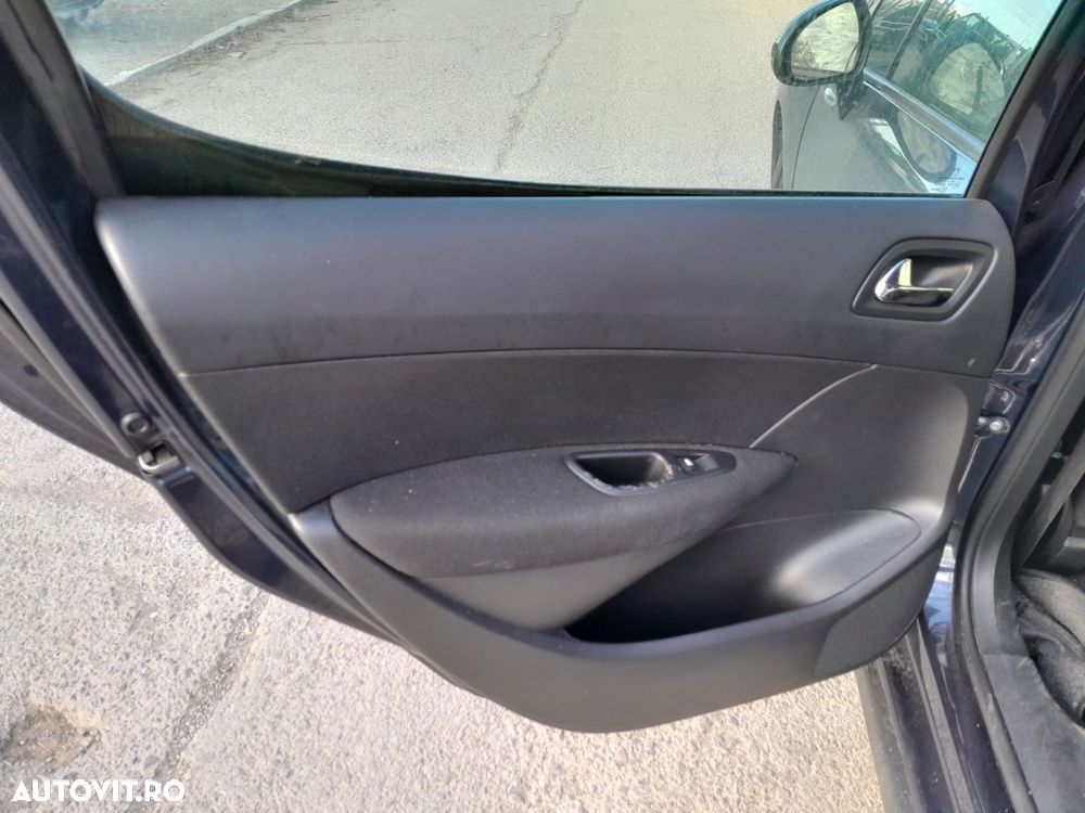 Dezmembrari  Peugeot 308 (4A, 4C)  2007  > 2013 1.6 HDi Motorina - 8