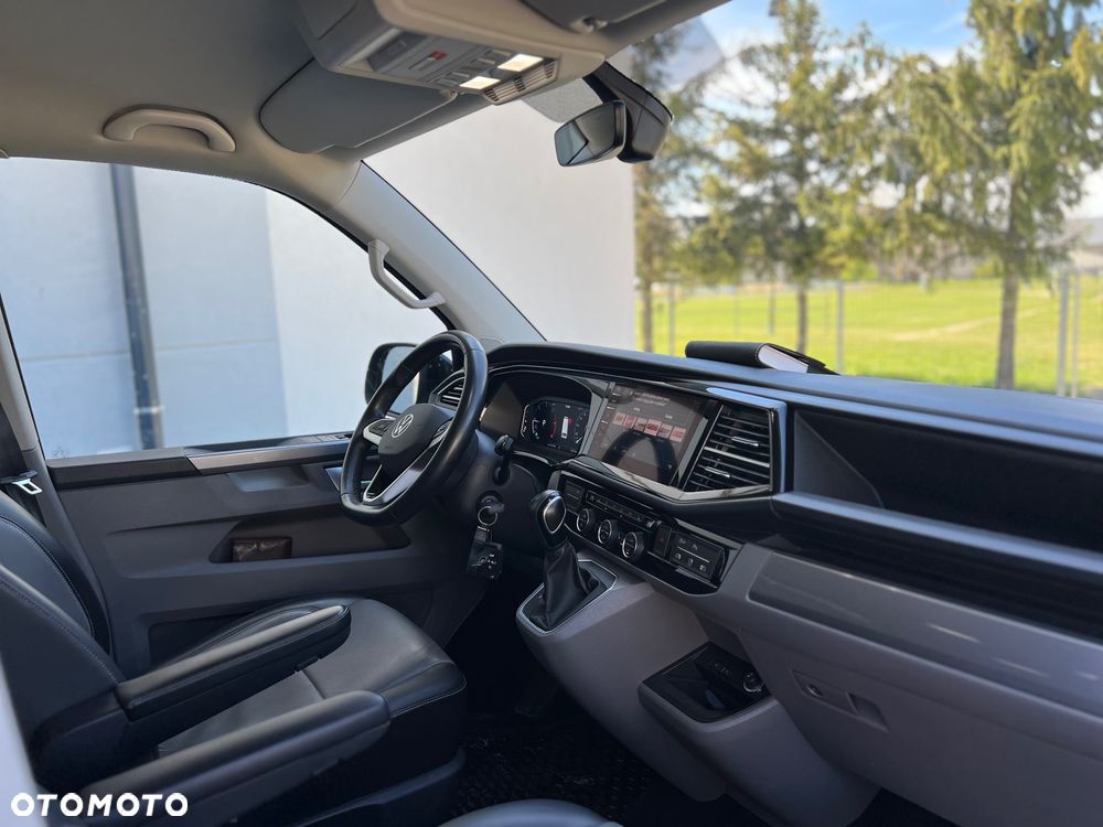 Volkswagen Caravelle - 15