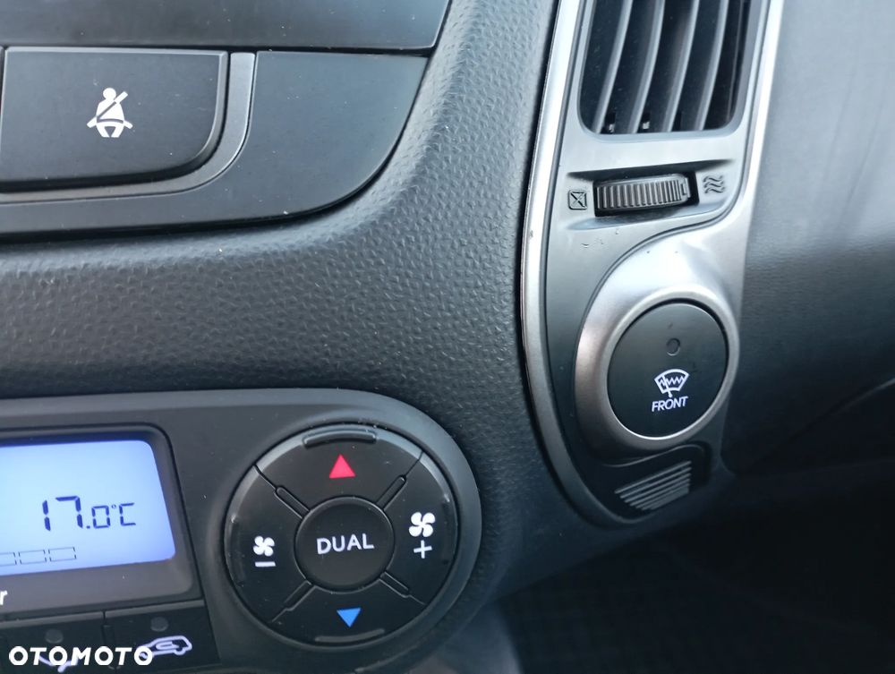 Hyundai ix35 2.0 GDI Premium 2WD - 18